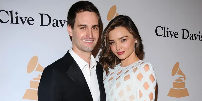 Tampil Cantik di Cannes, Miranda Kerr Gandeng Mesra Evan Spiegel Tampil Cantik di Cannes, Miranda Kerr Gandeng Mesra Evan Spiegel