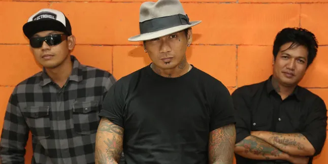 Tampil di Hadapan Veteran, SID Tetap Ngerock!