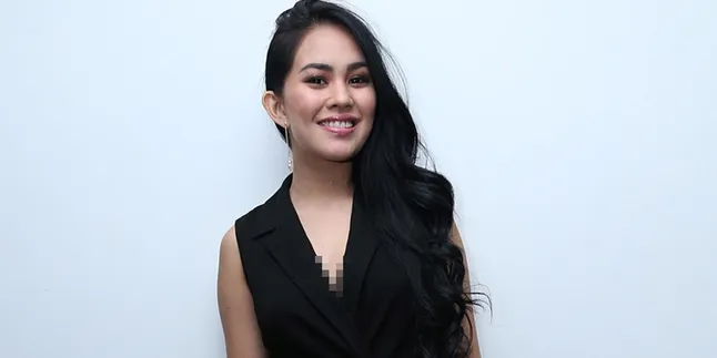 Tampil di JFW, Kartika Putri Model Yang Sangat Ndeso?