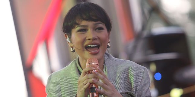 Tampil di JJF 2017, Andien Beri Kejutan untuk Ribuan Penonton