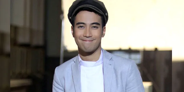 Tampil di OVJ, Vidi Aldiano Keren Pakai Batik!