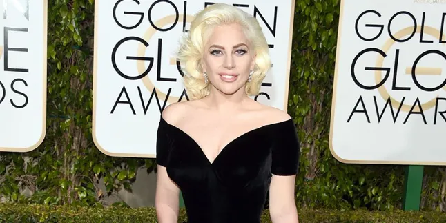 Tampil di Super Bowl 50, Lady Gaga Mendadak Nangis Penuh Haru Tampil di Super Bowl 50, Lady Gaga Mendadak Nangis Penuh Haru
