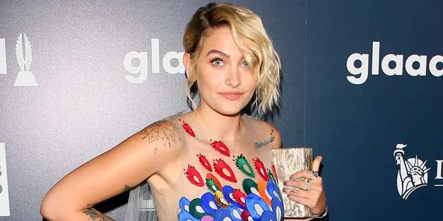 Tampil Girly di Teen Choice Awards, Paris Jackson Cantik Banget