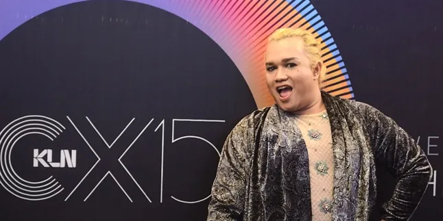Tampil Maskulin di Selebrita Awards 2015, Tata Liem Lebih Pede