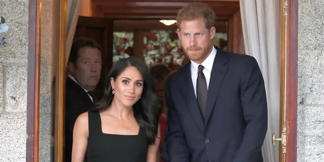 Tampil Perdana di Red Carpet Usai Melahirkan, Meghan Markle Cantik Banget! Tampil Perdana di Red Carpet Usai Melahirkan, Meghan Markle Cantik Banget!