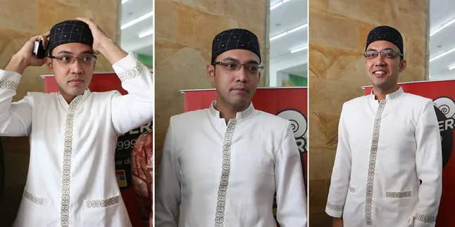 Tampil Religius, Usai Diputus Cerai Sandy Tumiwa Lanjutkan Dakwah Tampil Religius, Usai Diputus Cerai Sandy Tumiwa Lanjutkan Dakwah