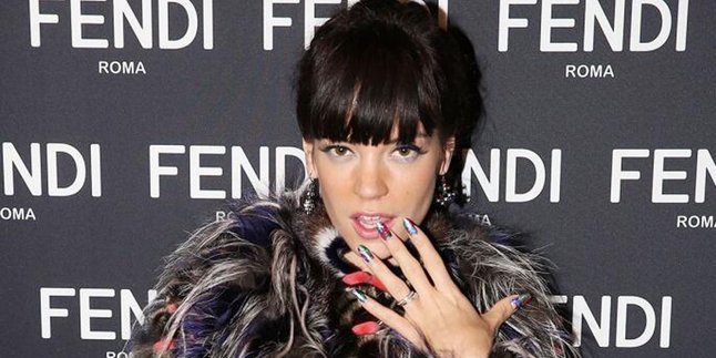 Tampil Seksi, Lily Allen Ditegur Suami