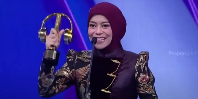 Elegant Appearance of Lesti Kejora at the Indonesian Music Awards 2024, Successfully Winning Three Awards