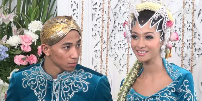 Tamu Resepsi Poppy Bunga dan Fattah Riphat Membludak!