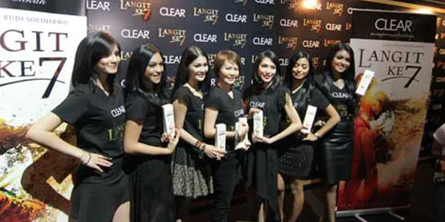 Tamu Undangan Gala Premiere LANGIT KE-7 Tampil Glamour Tamu Undangan Gala Premiere LANGIT KE-7 Tampil Glamour