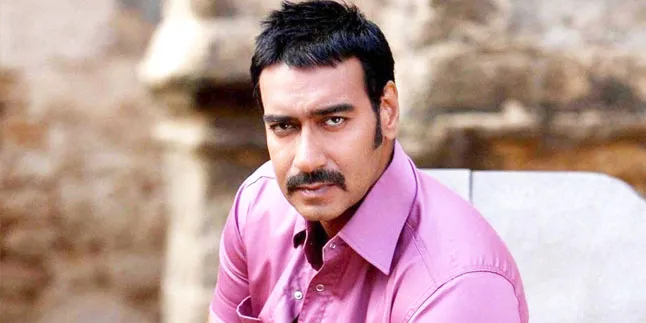 Tanda Sayang, Nysa dan Yug Beri Kejutan Spesial Buat Ajay Devgan