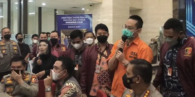 Tangan Terborgol, Indra Kenz Minta Maaf: Saya Tidak Ada Niat Merugikan Apalagi Sampai Menipu