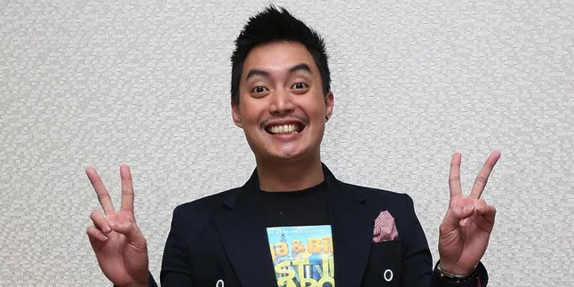 Tanggapi Farhat, Edric Tjandra: Nggak Usah Dengerin Orang Gila Tanggapi Farhat, Edric Tjandra: Nggak Usah Dengerin Orang Gila