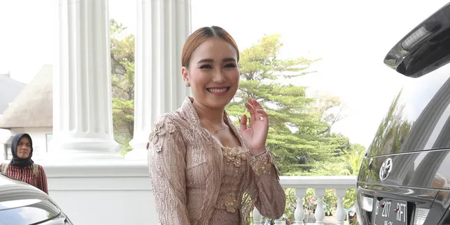 Tania Nadira Resmi Menikah Lagi, Ayu Ting Ting Ikut Lega Karena Ini Tania Nadira Resmi Menikah Lagi, Ayu Ting Ting Ikut Lega Karena Ini