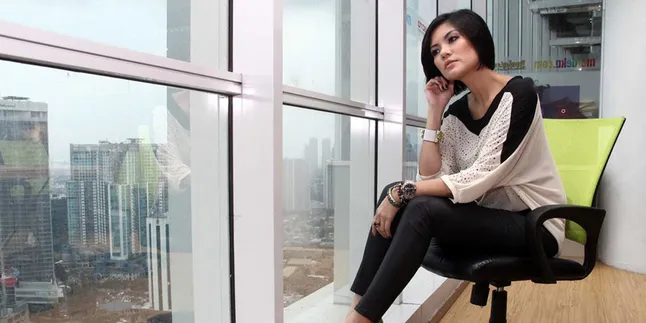 Tanpa Bulu, Aline Adita Lebih Nyaman Tanpa Bulu, Aline Adita Lebih Nyaman