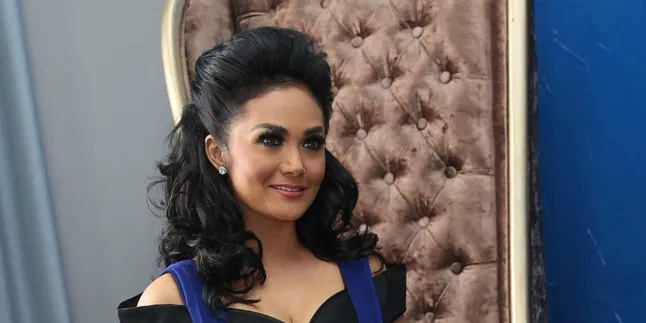 Tanpa Make-Up, Kok Wajah Krisdayanti Malah Terlihat Muda?