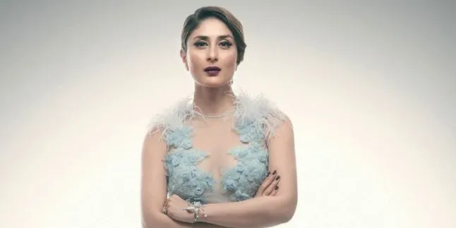 Tanpa Make Up - Pakai Sandal Jepit, Kareena Pamer Baby Bump Unyu Tanpa Make Up - Pakai Sandal Jepit, Kareena Pamer Baby Bump Unyu