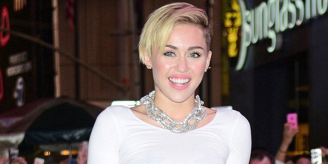 Tanpa Twerking, Miley Cyrus Tetap Tampil 'Panas'