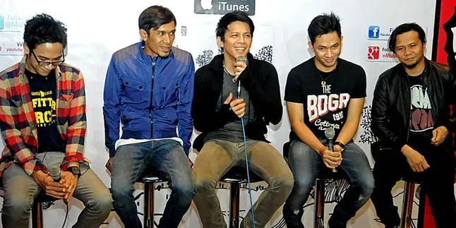 'Tantang' Fans, Ariel NOAH Siap Manggung Berkostum Panda