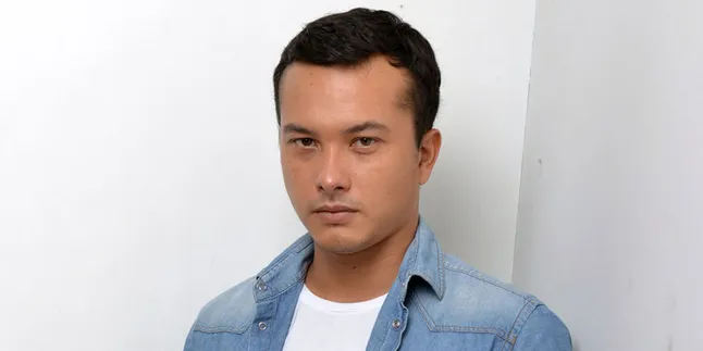 Tantangan Ganda Nicholas Saputra di 'PENDEKAR TONGKAT EMAS'