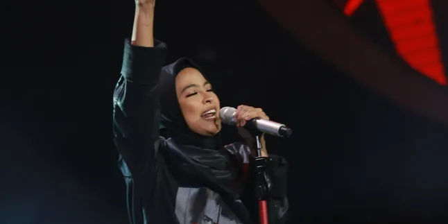Tantri Kotak Kini Tampil Berhijab, Ini Pendapat Cella Tantri Kotak Kini Tampil Berhijab, Ini Pendapat Cella