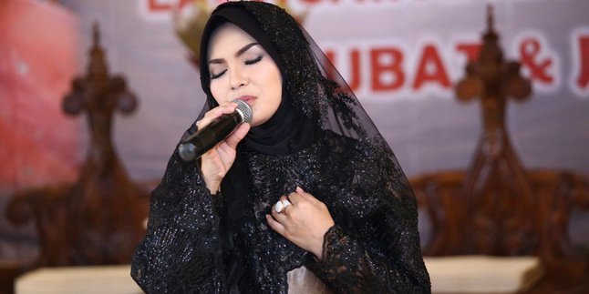 Tanty Octavia Ajak Masyarakat Bertaubat Lewat Lagu 'Taubat dan Janji'