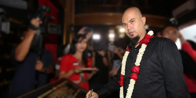 Target 100 Gerai Karaoke, Ahmad Dhani Ingin Kejar Inul Daratista Target 100 Gerai Karaoke, Ahmad Dhani Ingin Kejar Inul Daratista