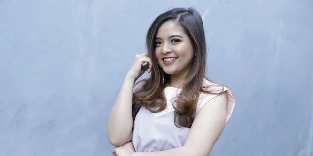 Tasya Kamila Bagikan Foto Romantis Bertema Emas, Prewedding? Tasya Kamila Bagikan Foto Romantis Bertema Emas, Prewedding?