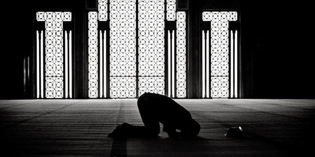 Tata Cara Mengerjakan Sholat Tahajud 11 Rakaat, Amalan Baik di Malam Hari