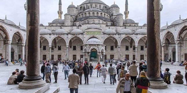 Tata Cara Sholat Jumat dan Sunnahnya, Laki-laki Muslim Perlu Tahu