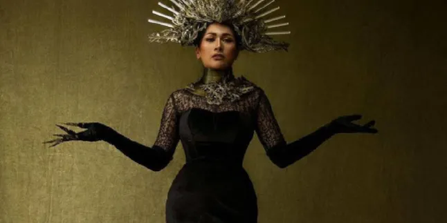 Tata Janeeta Rilis Single Terbaru yang Berjudul JATUH CINTA LAGI Tata Janeeta Rilis Single Terbaru yang Berjudul JATUH CINTA LAGI