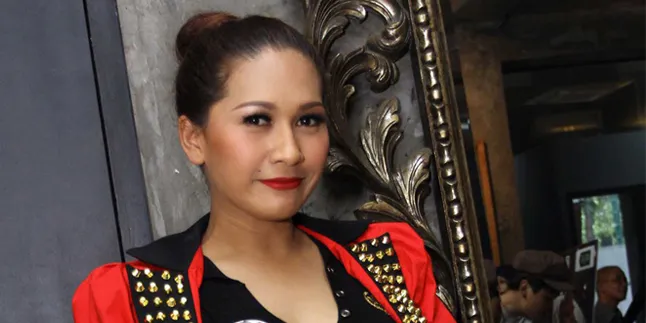 Tata Janeeta: Aku Masih Suka Laki-Laki