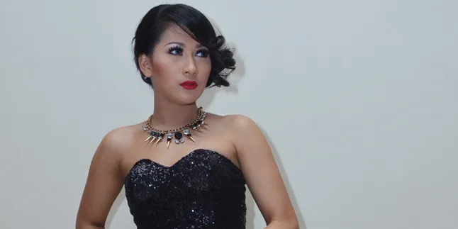 Tata Janeta: Sendiri Itu Bete!