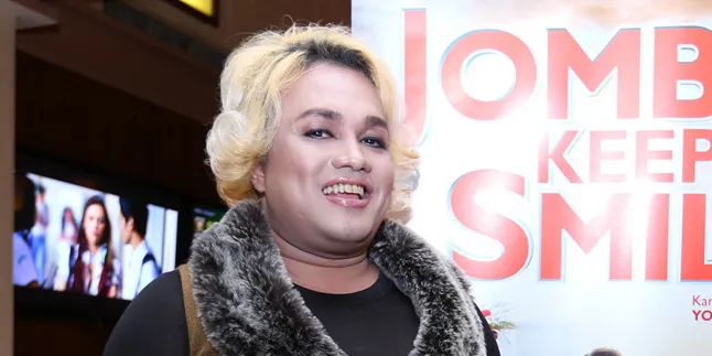 Tata Liem Belanja Dua Baju Tiap Pekan Tata Liem Belanja Dua Baju Tiap Pekan