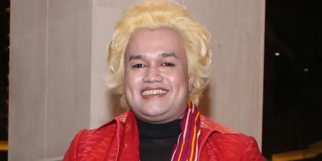 Tata Liem Berdandan Ala...