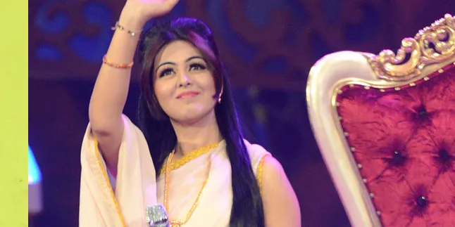 Tato Baru Shafaq Naaz, Super Cantik Tapi Bikin Ngilu dan Perih