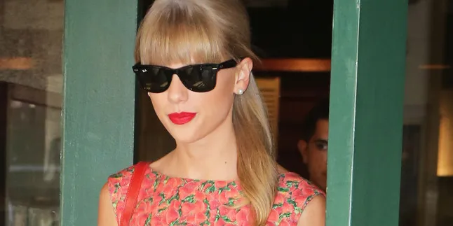 Taylor Swift: “Aku Tidak Ingin Jadi Orang Yang Suka Caper" Taylor Swift: “Aku Tidak Ingin Jadi Orang Yang Suka Caper"