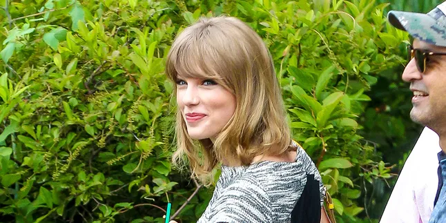 Taylor Swift: Aku Tak Pernah Bertengkar Dengan Selena Gomez Taylor Swift: Aku Tak Pernah Bertengkar Dengan Selena Gomez