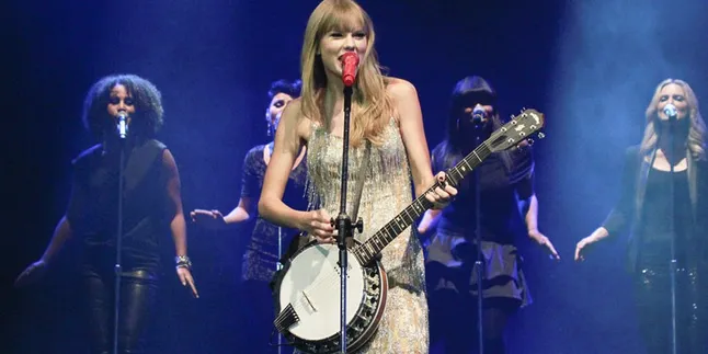 Taylor Swift Baru Menulis Autobiography Saat Umur 80 Tahun