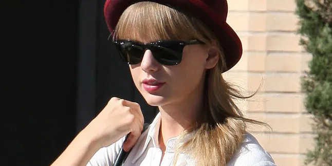 Taylor Swift in White