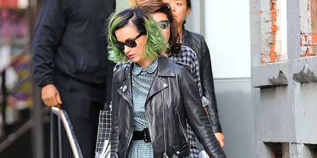 Taylor Swift - Katy Perry Bertengkar Gara-Gara Berebut Penari?