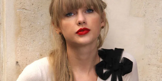 Taylor Swift's Super Cute Shoes