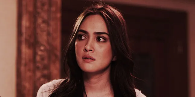 Tebak Gambar, Apa Yang Dilihat Shandy Aulia? Tebak Gambar, Apa Yang Dilihat Shandy Aulia?