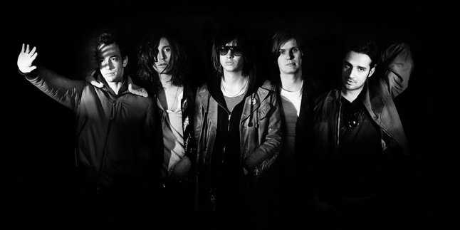 Tegaskan Belum Bubar, The Strokes Gelar Konser