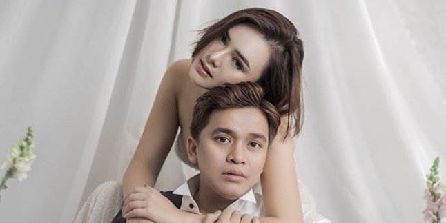 Topless in the Latest Photoshoot, a Series of Photos of Billy Syahputra Hugging Amanda Manopo Makes It Hard to Focus