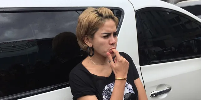 Telat 1 Menit, Nikita Mirzani Marah Tak Bisa Masuk Pesawat ke Lombok