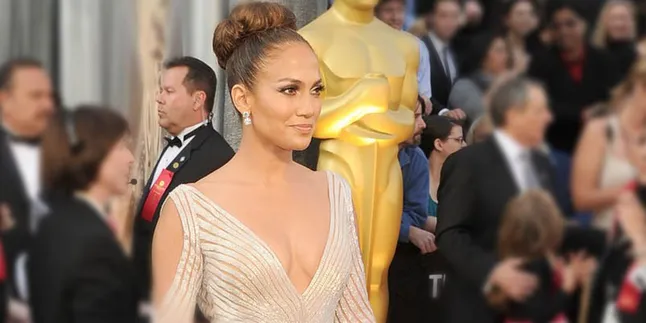 Teman Duet Jennifer Lopez di Album Baru Terbongkar!