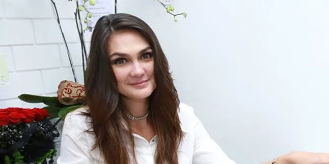 Teman-Teman Sudah Banyak Yang Nikah, Luna Maya Tak Iri Teman-Teman Sudah Banyak Yang Nikah, Luna Maya Tak Iri