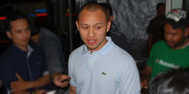 Temani Istri Bersalin, Ananda Mikola Takut Darah Temani Istri Bersalin, Ananda Mikola Takut Darah