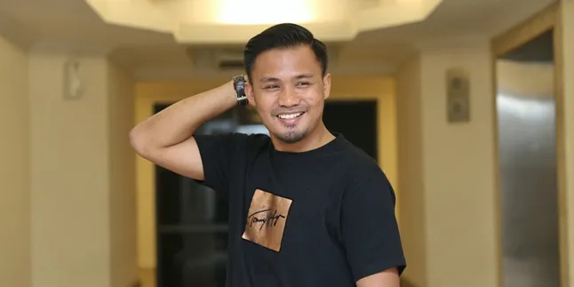 Tembang Jatuh Bangun Terasa Renyah Dilantunkan Adli Shazwi Tembang Jatuh Bangun Terasa Renyah Dilantunkan Adli Shazwi